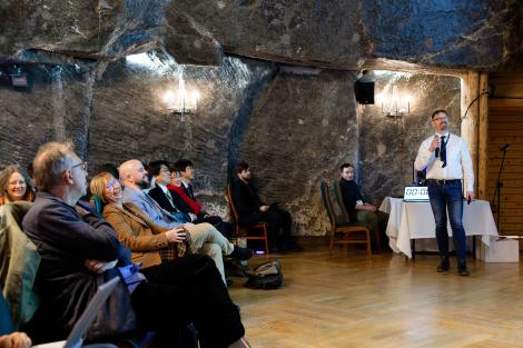 Photo no. 13 (40)
                                                         The 5th International Conference on Functional Molecular Materials FUNMAT2023 - Special Session at the 'Wieliczka' Salt Mine (3rd day). Photo by Mateusz Reczyński.
                            